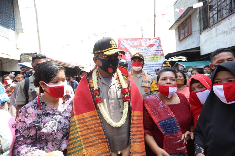 Disambut Tarian Tor-tor Kunjungi Pasar Tradisional Pulo Brayan