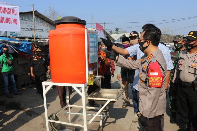 Inspeksi Pasar Cisoka, Kapolresta Tangerang Bersama Pemkab dan Kodim Dorong Protokol Kesehatan Dijadikan Budaya