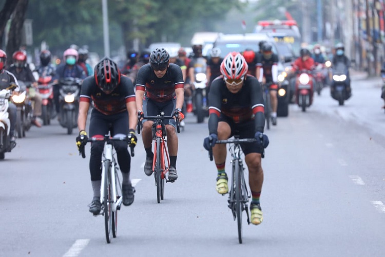 Kapoldasu | Berolahraga Sepeda Bersama Menjaga Kebugaran Tubuh Sekaligus Memantau Kamtibmas