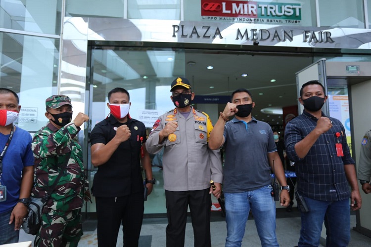 Pastikan Masyarakat Disiplin Gunakan Masker, Mengunjungi Plaza Medan Fair di Jalan Gatot Subroto Medan