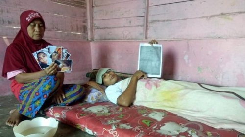 MJY (21) terbaring lemas dirumahnya [Antara]