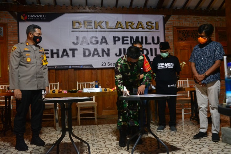 Hadiri Deklarasi Jaga Pemilu Sehat dan Jurdil, Dandim 0808/Blitar TNI Tetap Profesional dengan Sikap Netral
