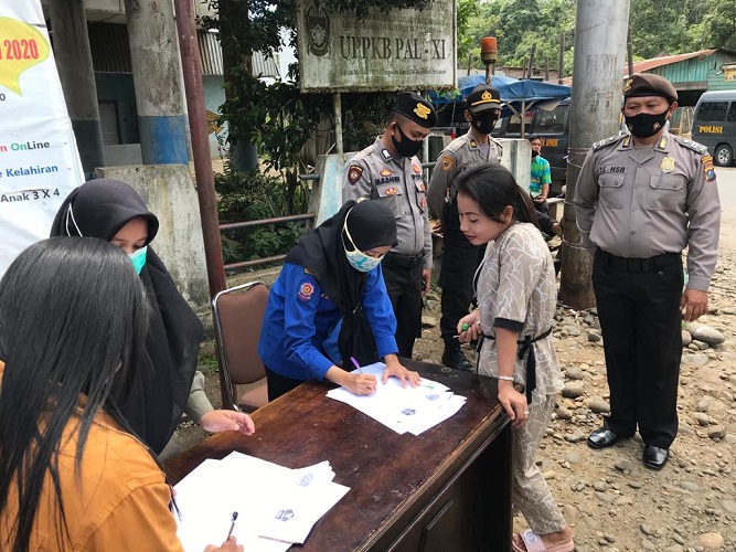 Jajaran Polres Tapsel Melaksanakan Ops Yustisi, Ingatkan Masyarakat Peduli Protokol Kesehatan