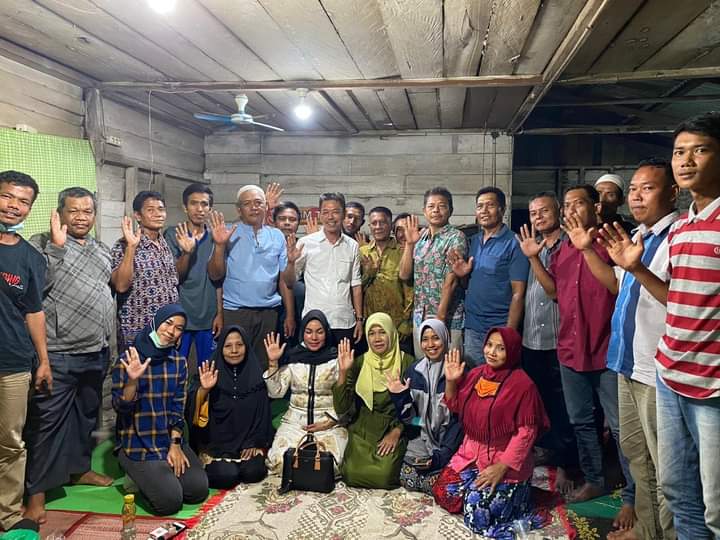 Merasa Satu Aliran Sungai Rokan, Warga Ujung Tanjung Tetap Tunggu Paslon AMAN Meski Telat Dua Jam