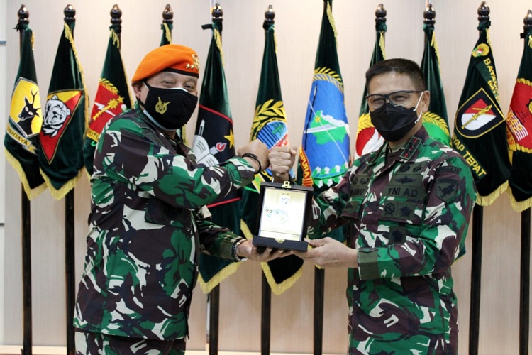 Pangdam XII/Tpr Terima Kunjungan Silaturahmi Dankorpaskhas TNI AU (Angkatan Udara)