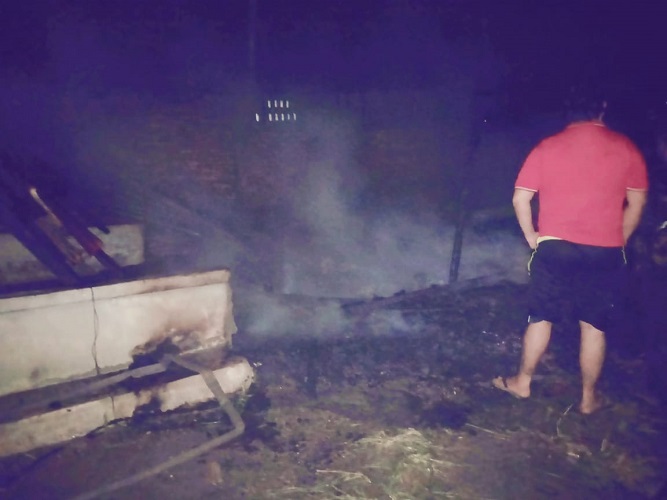 Unit Rumah dan Warung Terbakar yang Terletak di Jalan Lancang Kuning