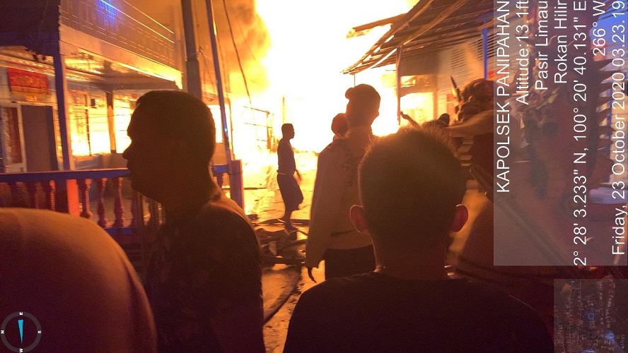 22 Unit Rumah Kayu Dilalap Sijago Merah