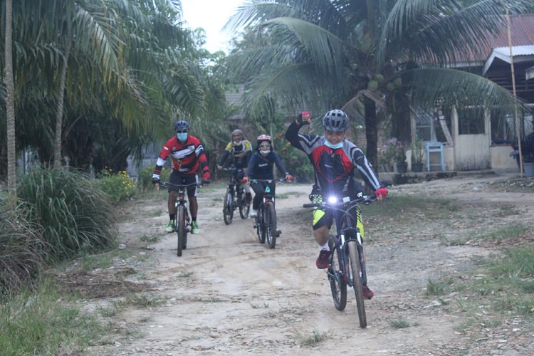 Pantau Situasi Kamtibmas, Kapolres Serdang Bedagai Gowes Sepeda Bareng PJU