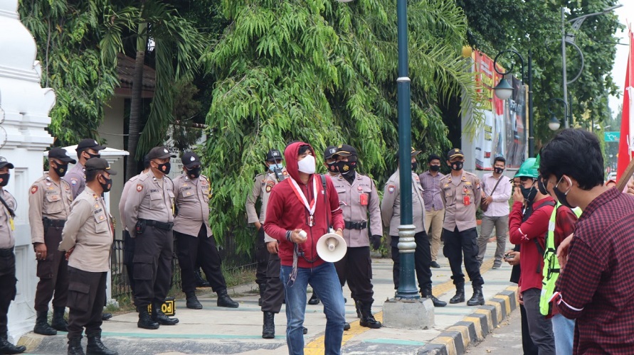 Polres Cilegon Laksanakan Pengamanan Unjuk Rasa Mahasiswa (GMNI) depan Pemkot Cilegon