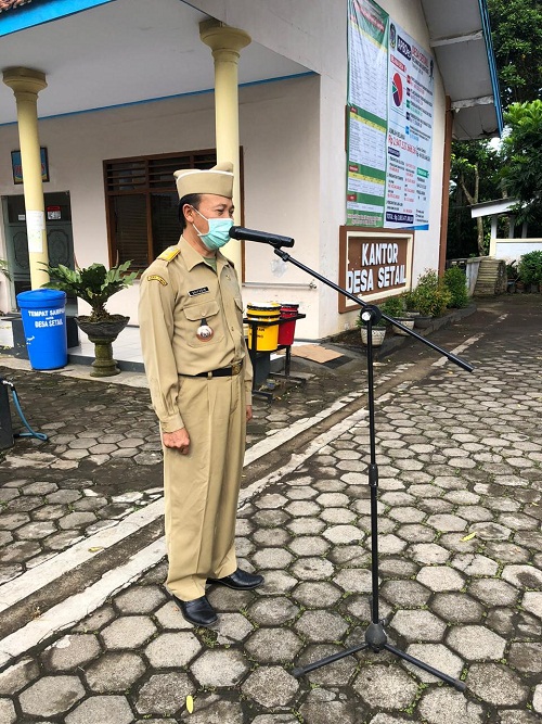 Demi Kesuksesan Bupati Ngantor di Desa (Bunga Desa) Kades Setail Gelar Apel Koordinasi dengan Staf dan Seluruh Perangkat Desa Setail