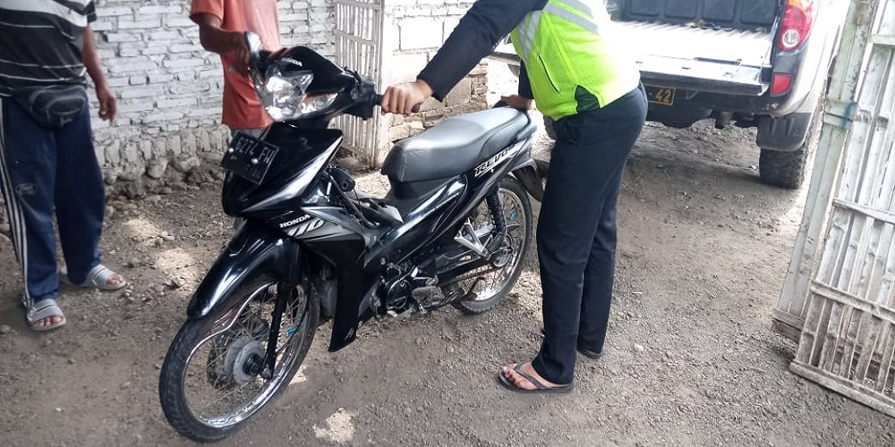 Diamankan Motor Honda Revo P 6274 FW Diduga Penabrak Orang Tua dari Keluarga Besar TNI AL