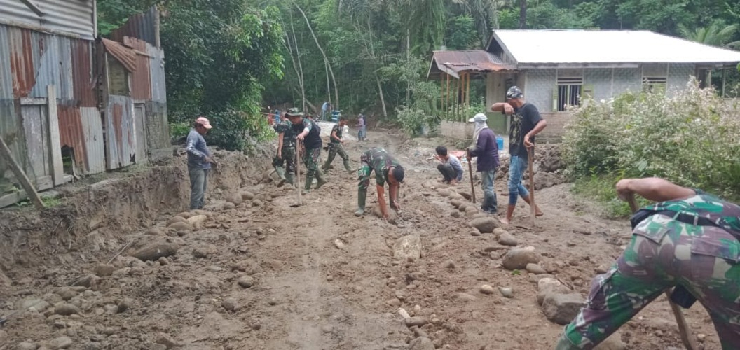 Pengerasan Jalan dengan Sirtu Terus Dipacu Satgas TMMD Kodim 0204/DS