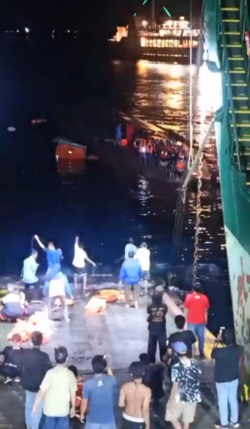 Waduh!!! Kapal Motor Penumpang KMP Yunice Malam Ini Tenggelam di Gilimanuk
