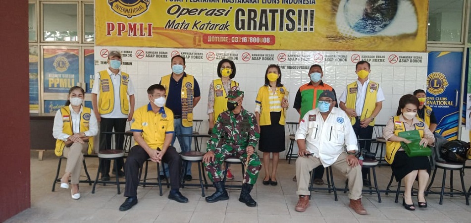 Dandim Medan Lepas Relawan Lions Club Indonesia dalam Kegiatan Penyemprotan Eco Enzym
