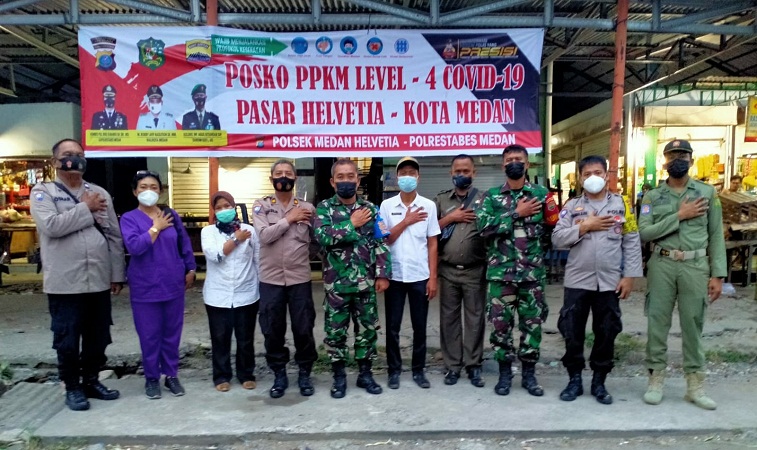 Jalankan Instruksi Kapolri, Polsek Medan Helvetia Bersama Unsur Muspika Dirikan Posko PPKM Level-4 Covid-19