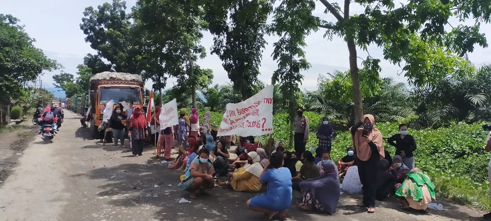 Akses ke Lokasi Wisata Bukit Lawang Diblokir Warga