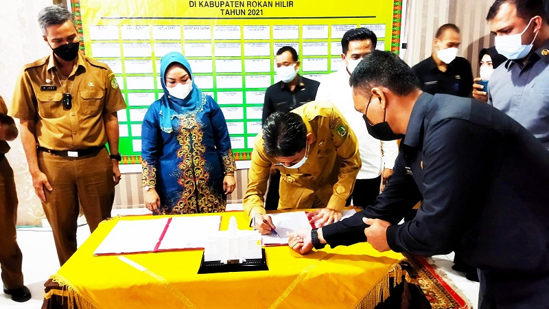 Bupati Rohil Deklarasikan Komitmen Publik Percepatan Pencegahan dan Penanganan Stunting Terintegrasi