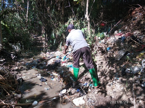Di Masa PPKM, LPLH TN Tetap Semangat Membersihkan Sampah Plastik