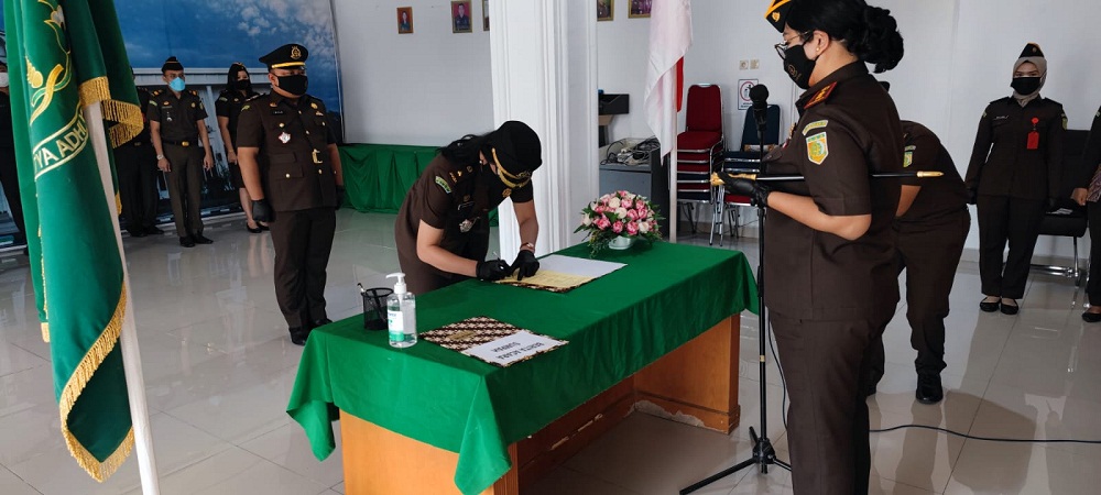 Kejari Rohil Sertijabkan Kasi Datun dan Dua Jaksa Fungsional