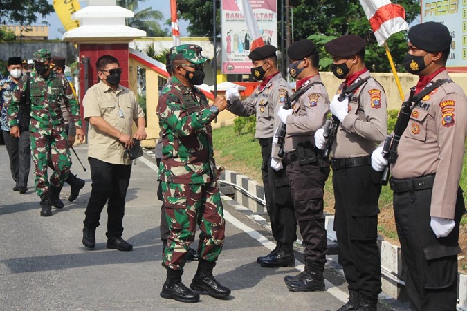 Pangdam I/BB dan Kapolda Sumut Yakinkan Putusan MK Aman dan Terkendali di Labuhanbatu