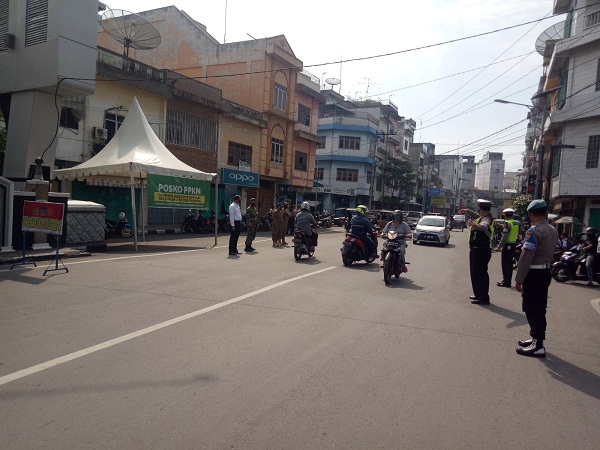 Tekan Perkembangan Covid-19 Polsek Padang Hilir Gelar Ops Yustisi