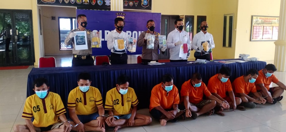 Kapolres Rohil Gelar Press Release Dugaan Pencurian Kartu ATM dan Kasus Narkotika