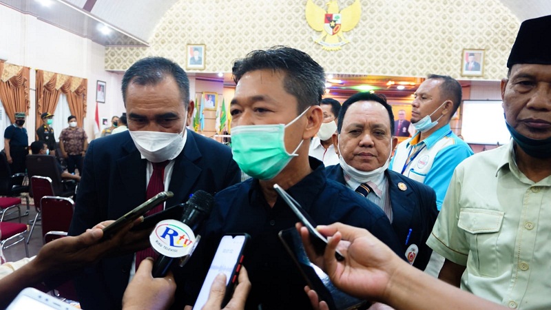 Tanggap Keluhan Masyarakat, Bupati Rohil Wajibkan Semua Pejabat Gunakan Medsos