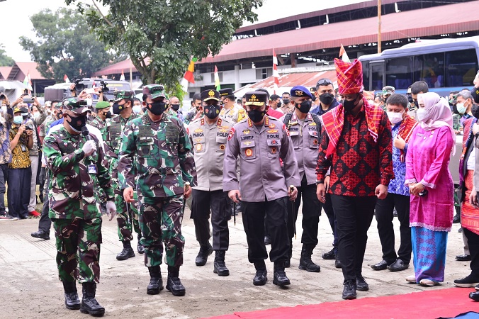 Terus Percepat Vaksinasi Kapolri dan Panglima TNI Kunker ke Kota Medan