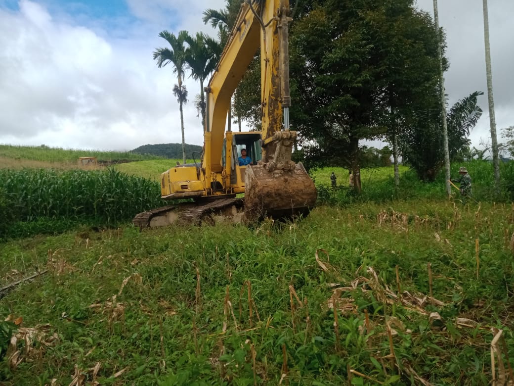 Pak Bancin Berkata "Pengorbanan TNI AD Buat Jalan Baru Disini Pantas Diapresiasi"
