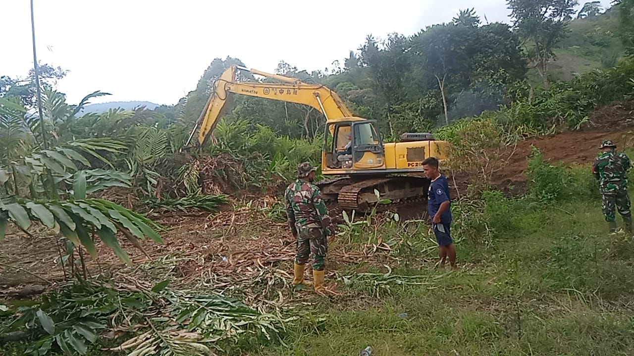 Jalan Baru, Pembangunan Jalan, Alat Berat, TNI AD, TNI, Dairi, Desa Aornakan 2, Desa Sekupak I, Kodim 0206/Dairi
