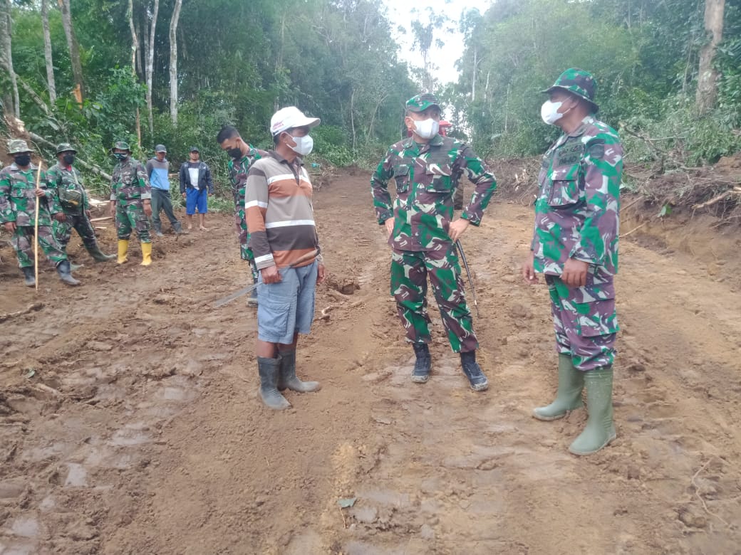 Dandim 0206/Dairi Menyusuri Lokasi Pra TMMD 112 Untuk Memastikan Pembukaan Jalan Desa