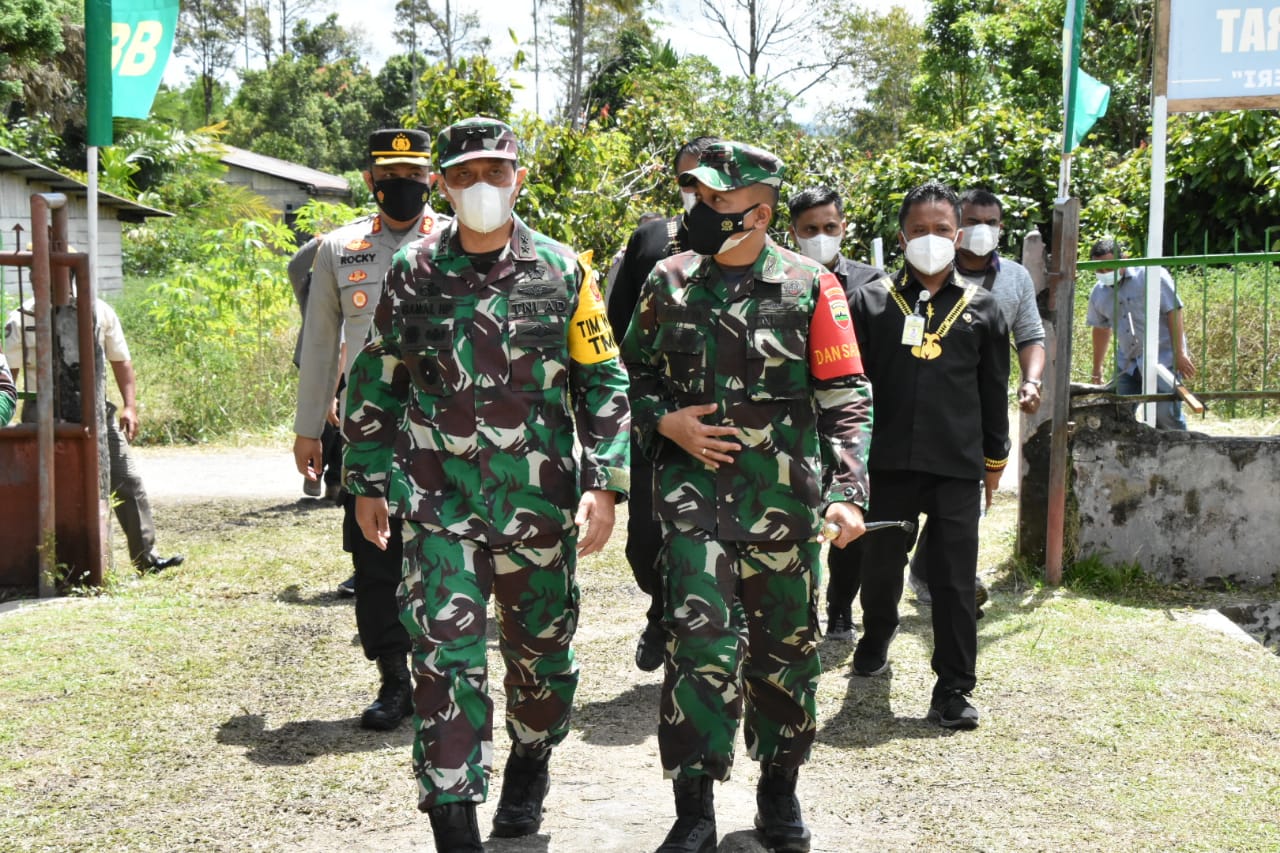Mayjen TNI Gamal Meninjau Pembangunan Jalan Bersama Forkopomda Pakpak Bharat