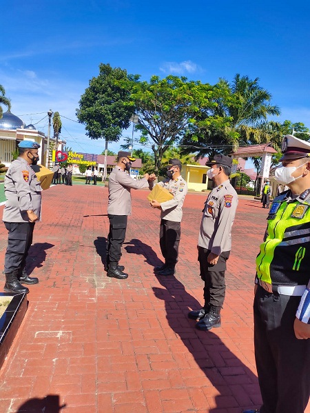 Kapolres Simalungun Pimpin Apel Pagi Perkenalan Personil Asal Papua