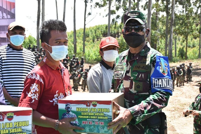 Pangdam Melakukan Baksos Kodam I/BB Peduli di Tengah Latihan Uji Siap Tempur Terintegrasi