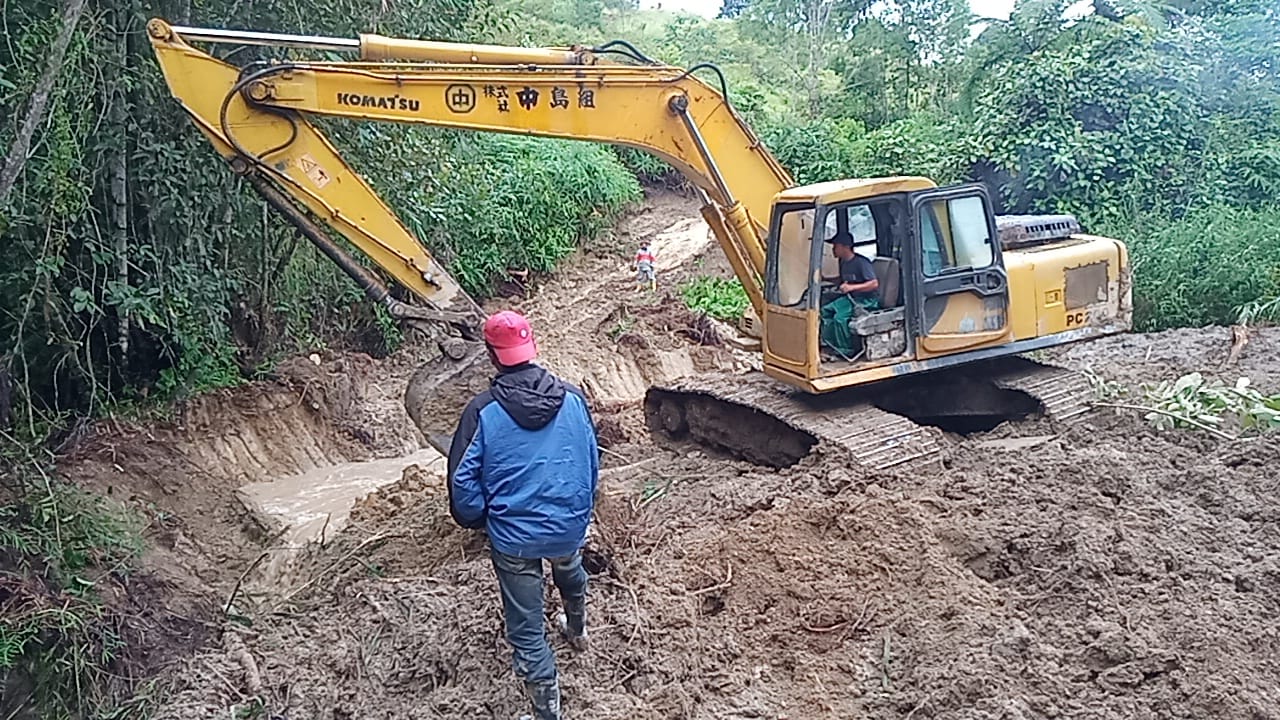 Lokasi Pembuatan Gororng - gorong Program TMMD 112 Terus di Guyur Hujan
