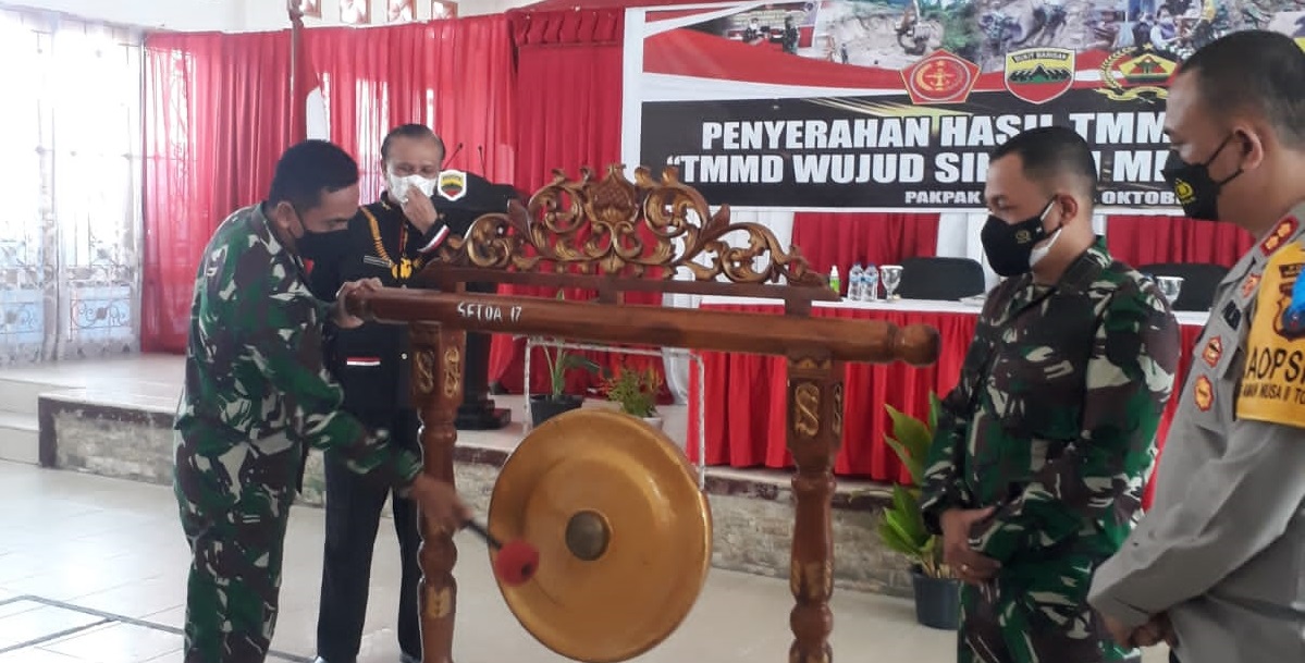 Berjalan Sukses! Danrem 023/Ks Meresemikan Penutupan Program TMMD Ke 112 Kodim 0206/Dairi Di Pakpak Bharat