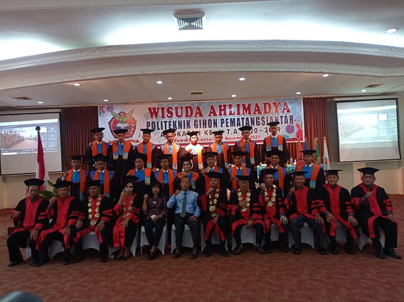 Kampus Politeknik GIHON Melaksanakan Wisudawan/i