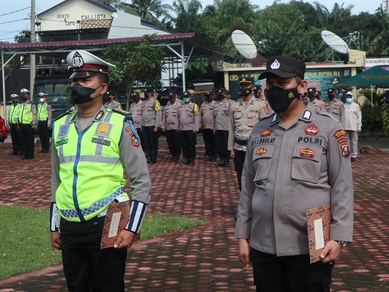 Kapolres Batu Bara Berikan Reward kepada 2 Personil yang Berprestasi