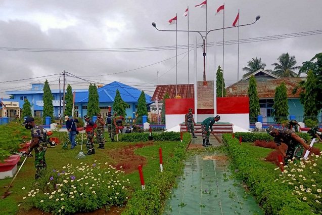 Korem 174 Bersama Kodim 1707 & Masyarakat Merauke Gelar Jumat Bersih di Tempat Publik dan Bersejarah