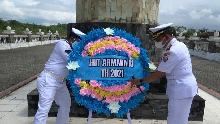 Ziarah Makam Pahlawan Pasukan ALRI 0032, Lanal Banyuwangi Peringati Hut Armada RI Tahun 2021
