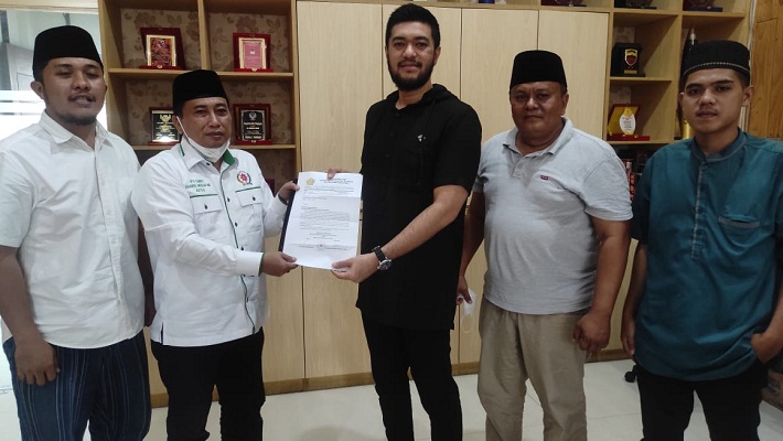 Ketua KNPI Sumut El Adrian Shah Menerima SK Pengurus IPTI Sumut