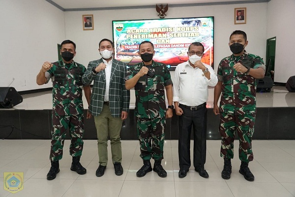 Bupati Pakpak Bharat Hadiri Upacara Tradisi Sertijab Korps Penerimaan dan Pelepasan Komandan Kodim 0206/Dairi
