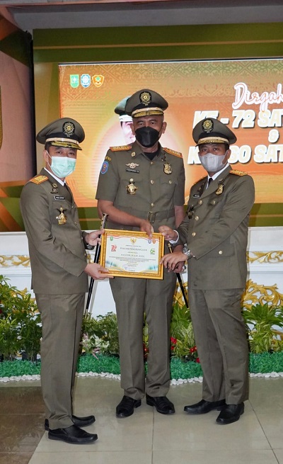 Bupati dan Wabup Rohil Menghadiri HUT Satpol PP dan Satlinmas Tingkat Provinsi Riau