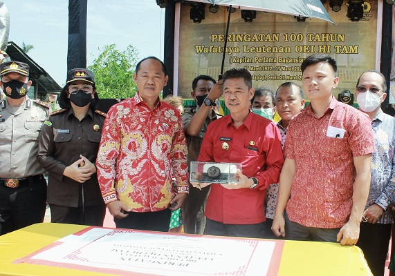 Peringatan 100 Tahun Wafatnya Leutenan Oei Hi Tam Dihadiri oleh Bupati Rohil