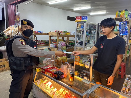 Personel Jajaran Polres Kukar Melaksanakan Operasi Yustisi Penerapan Prokes