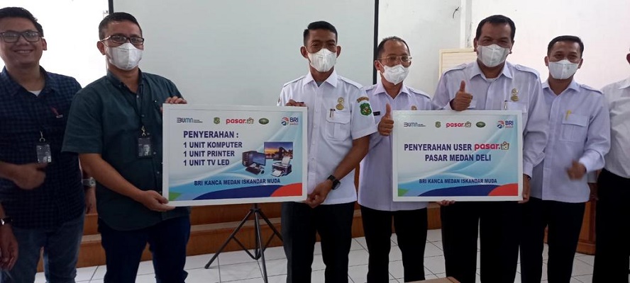 Digitalisasi untuk Mempermudah Masyarakat dan Pedagang, BRI Menyerahkan Bantuan Aplikasi Pasar.id ke PUD Pasar