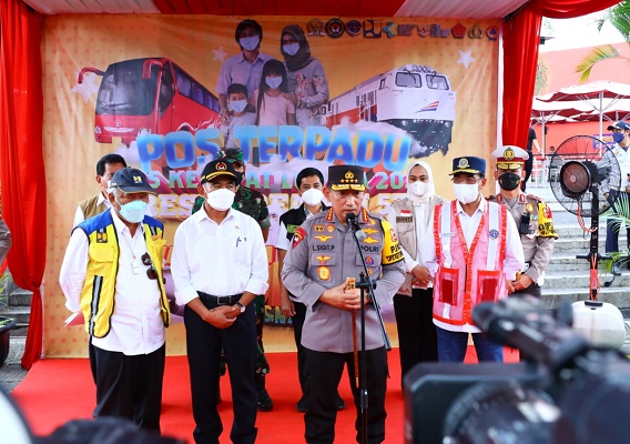 Kapolri Menghimbau Pemudik untuk Manfaatkan Layanan Posko Mudik