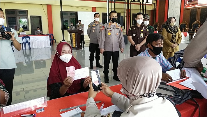 Polresta Deli Serdang Launching Pendistribusian Penyaluran BTPKLWN Tahun 2022