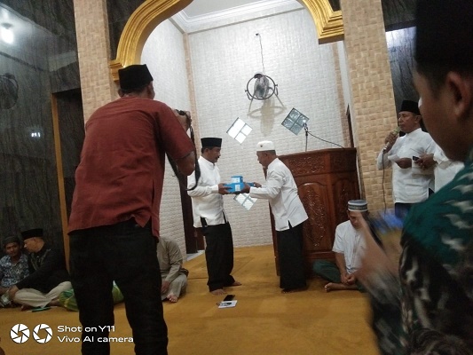 Wali Kota Binjai Laksanakan Baksos Pembagian Sembako dan CCTV di Masjid Nurul Iman