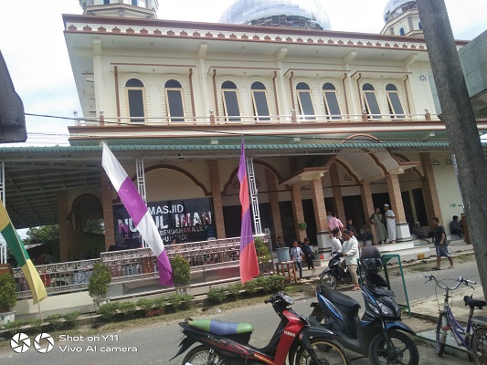 Acara Halal Bihalal dan Pembagian Sedekah Anak Yatim di Masjid Nurul Iman